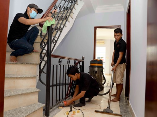 Cleaning Service For Building